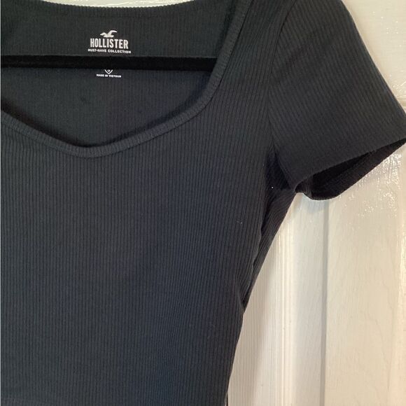 Hollister - Black Ribbed Crop Top - Sz Small - Picture 5 of 5